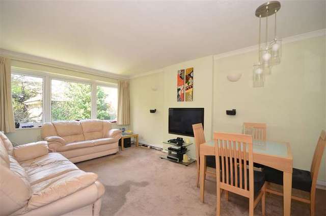  Image of 3 bedroom Flat for sale in Bramley Hill South Croydon CR2 at South Croydon Surrey South Croydon, CR2 6LT