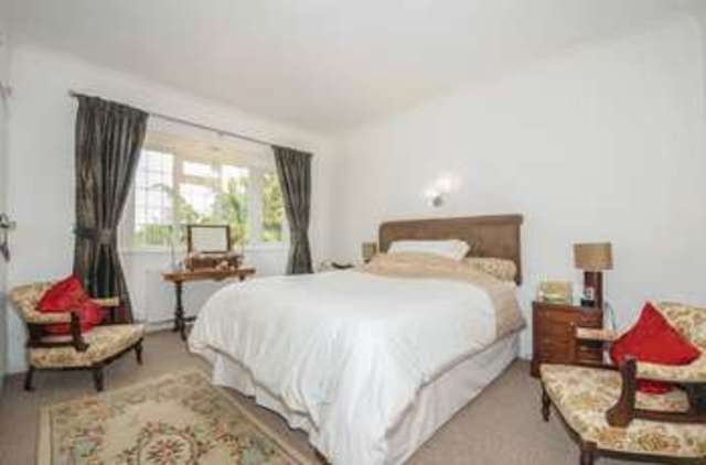  Image of 4 bedroom Property for sale in Bromham Road Bedford MK40 at Bromham Road  Bedford, MK40 4AA