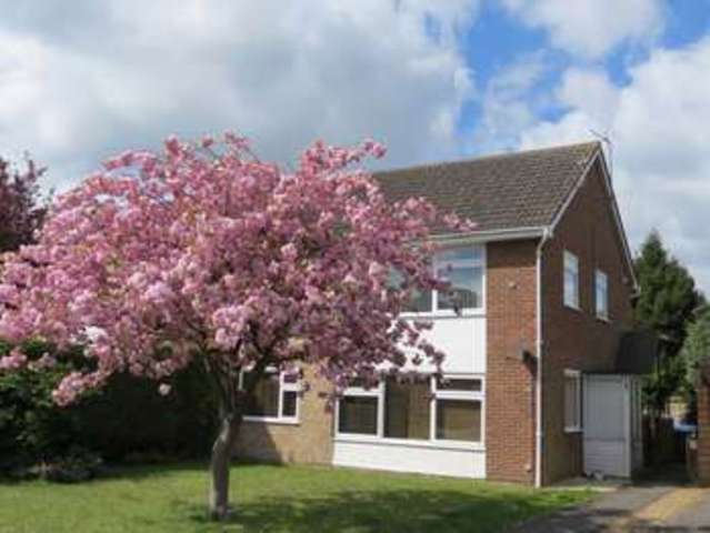  Image of 2 bedroom Flat to rent in Broomhill Cookham Maidenhead SL6 at Broom Hill  Cookham, SL6 9LW