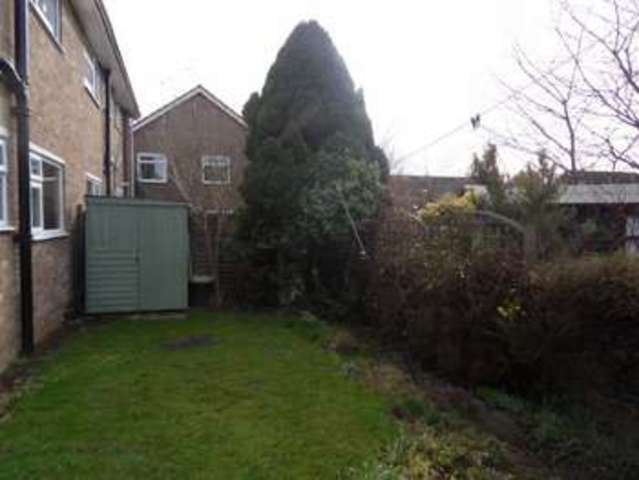  Image of 2 bedroom Flat to rent in Broomhill Cookham Maidenhead SL6 at Broom Hill  Cookham, SL6 9LW
