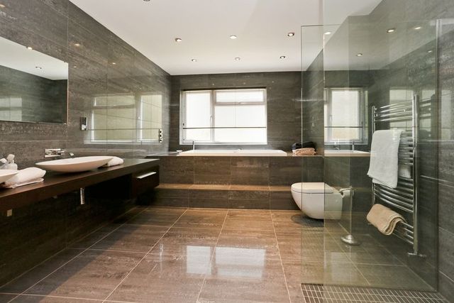  Image of 5 bedroom Detached house for sale in Baas Hill Close Broxbourne EN10 at Baas Hill Close  Broxbourne, EN10 7EU