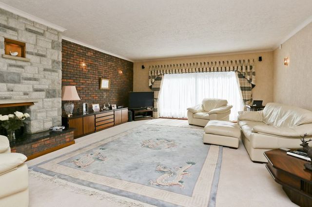  Image of 5 bedroom Detached house for sale in Baas Hill Close Broxbourne EN10 at Baas Hill Close  Broxbourne, EN10 7EU