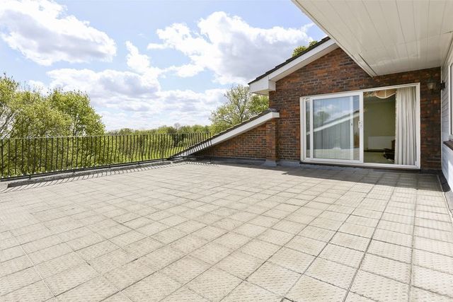  Image of 5 bedroom Detached house for sale in Baas Hill Close Broxbourne EN10 at Baas Hill Close  Broxbourne, EN10 7EU