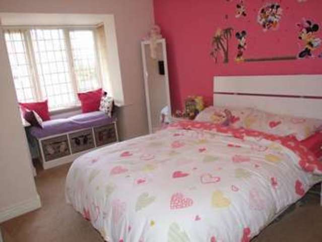  Image of 4 bedroom Detached house for sale in Brush Drive Loughborough LE11 at Brush Drive  Loughborough, LE11 1LT