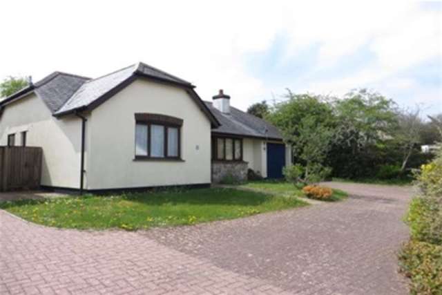  Image of 3 bedroom Bungalow to rent in Moorland View Buckfastleigh TQ11 at Buckfastleigh, TQ11 0AF