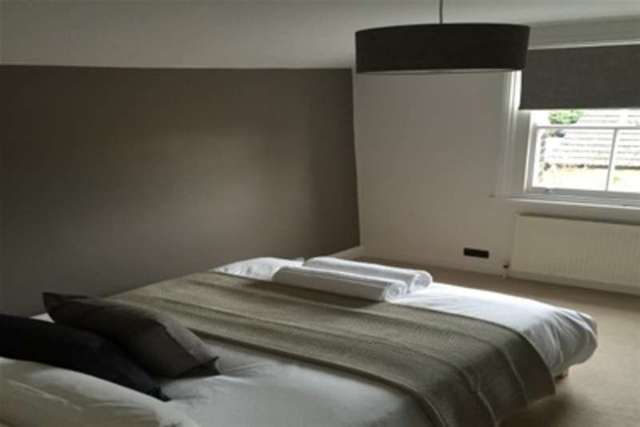  Image of 3 bedroom Detached house to rent in Trent Road Buckhurst Hill IG9 at Buckhurst Hill, IG9 5RT