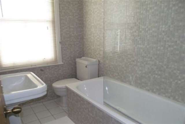  Image of 3 bedroom Detached house to rent in Trent Road Buckhurst Hill IG9 at Buckhurst Hill, IG9 5RT