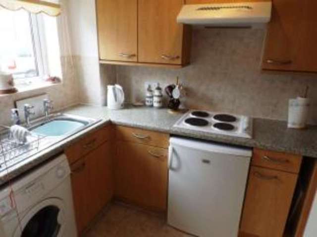  Image of 1 bedroom Flat for sale in Shrubbs Drive Middleton-on-Sea Bognor Regis PO22 at Shrubbs Drive Middleton On Sea Middleton-on-Sea, PO22 7SF