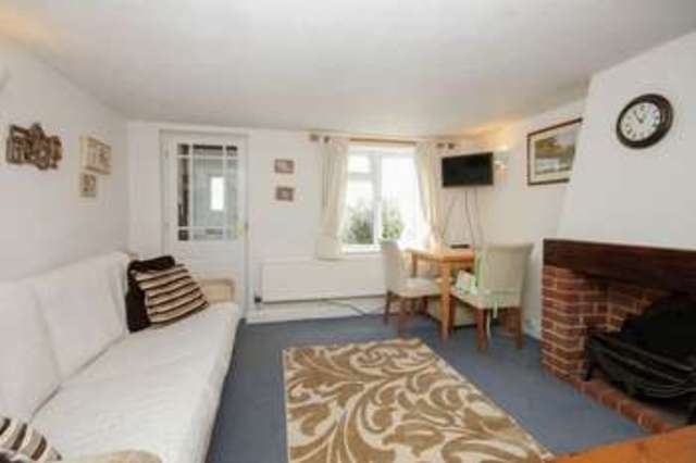  Image of 2 bedroom Cottage for sale in Buckland Road Buckland Aylesbury HP22 at Buckland Road  Buckland, HP22 5LP