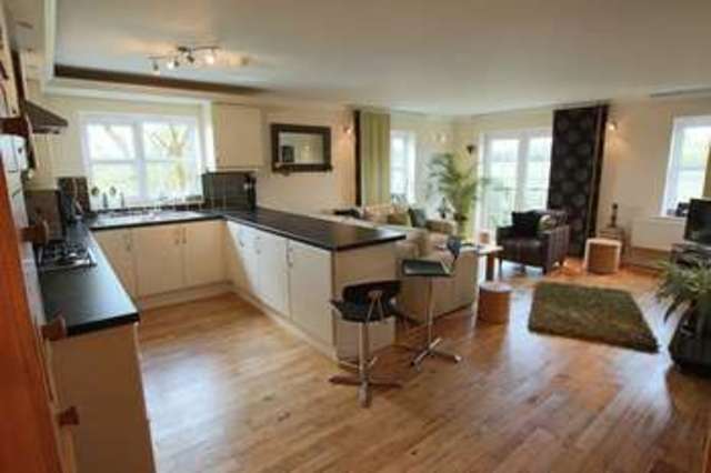  Image of 2 bedroom Flat for sale in Rochdale OL11 at Hollin Lane Bamford Rochdale, OL11 5AR