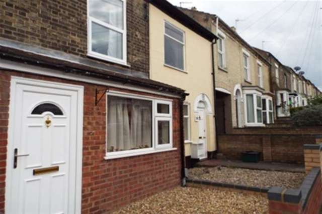  Image of 3 bedroom Terraced house to rent in Caernarvon Road Norwich NR2 at Norwich, NR2 3HX