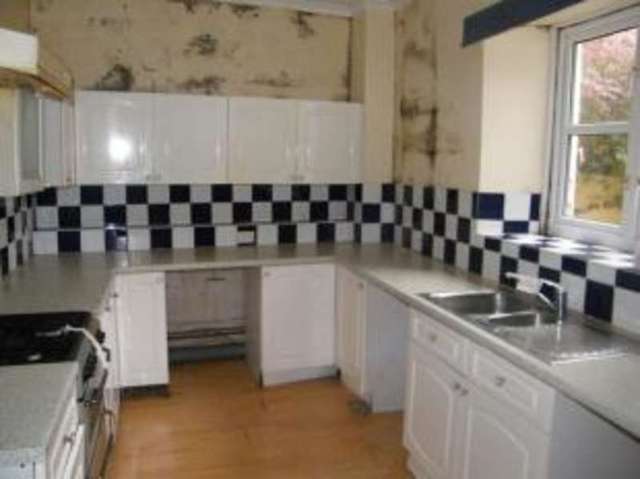  Image of 3 bedroom End of Terrace for sale in Newport Terrace Callington PL17 at Callington Cornwall Callington, PL17 7BP