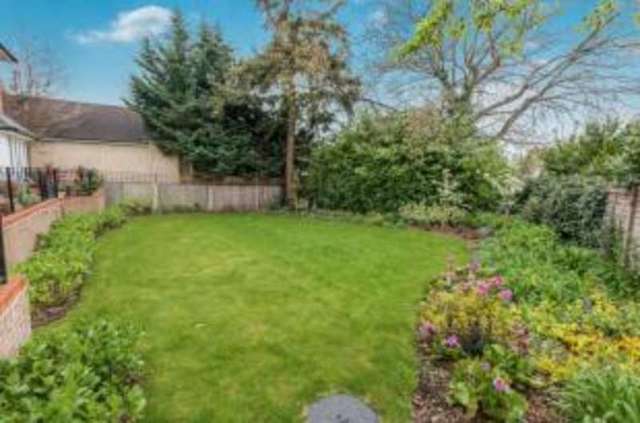  Image of 2 bedroom Flat for sale in The Avenue Camberley GU15 at Camberley Surrey Camberley, GU15 3NE