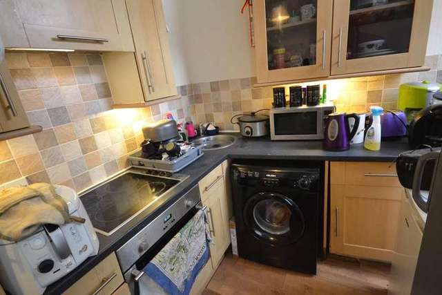  Image of 1 bedroom Flat for sale in Cambridge Gardens Hastings TN34 at Hastings, TN34 1EH
