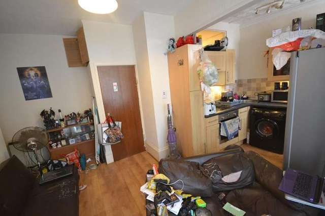  Image of 1 bedroom Flat for sale in Cambridge Gardens Hastings TN34 at Hastings, TN34 1EH