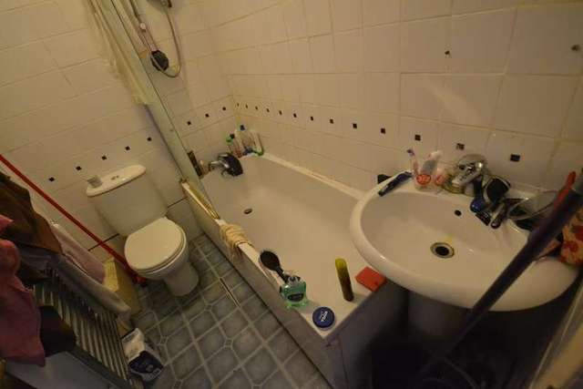 Image of 1 bedroom Flat for sale in Cambridge Gardens Hastings TN34 at Hastings, TN34 1EH