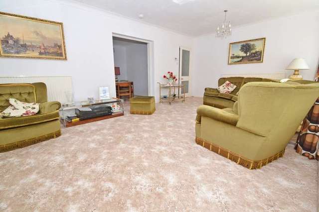  Image of 2 bedroom Flat for sale in Western Road Canford Cliffs Poole BH13 at 5 Western Road Canford Cliffs Poole, BH13 7BD