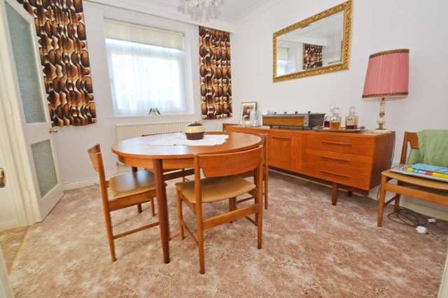  Image of 2 bedroom Flat for sale in Western Road Canford Cliffs Poole BH13 at 5 Western Road Canford Cliffs Poole, BH13 7BD