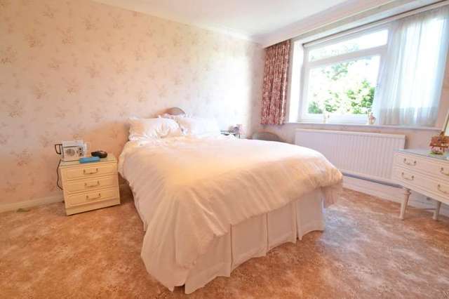  Image of 2 bedroom Flat for sale in Western Road Canford Cliffs Poole BH13 at 5 Western Road Canford Cliffs Poole, BH13 7BD