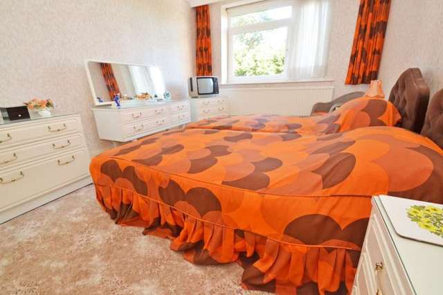  Image of 2 bedroom Flat for sale in Western Road Canford Cliffs Poole BH13 at 5 Western Road Canford Cliffs Poole, BH13 7BD