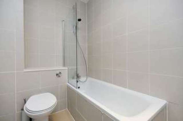  Image of 2 bedroom Flat to rent in Carlingford Road London NW3 at Hampstead London Belsize Park, NW3 1RY