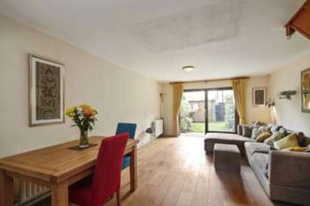  Image of 2 bedroom Terraced house for sale in Cavendish Road London SW12 at London  Balham, SW12 0PP