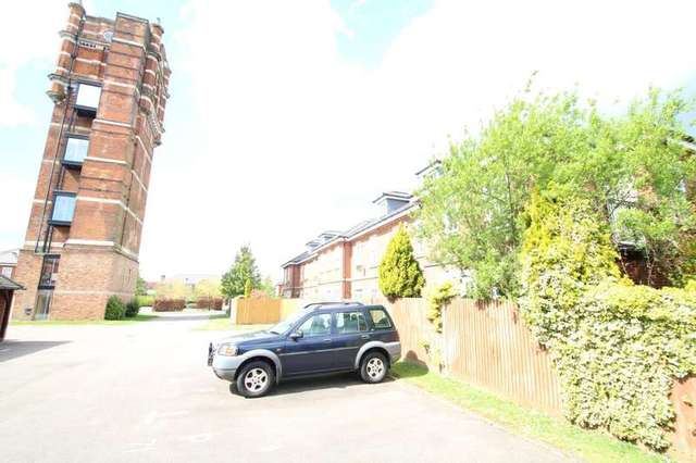  Image of 3 bedroom Town House to rent in Cayton Road Coulsdon CR5 at Netherne-On-The-Hill  Coulsdon, CR5 1LT