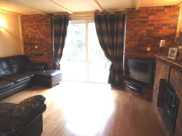  Image of 3 bedroom End of Terrace for sale in Cedar Avenue Wickford SS12 at Cedar Avenue  Wickford, SS12 9DU