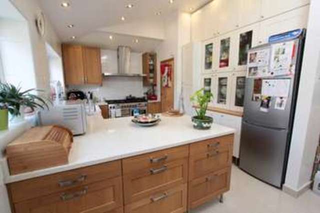  Image of 4 bedroom Semi-Detached house for sale in Cedar Lawn Avenue Barnet EN5 at Cedar Lawn Avenue  Barnet, EN5 2LN
