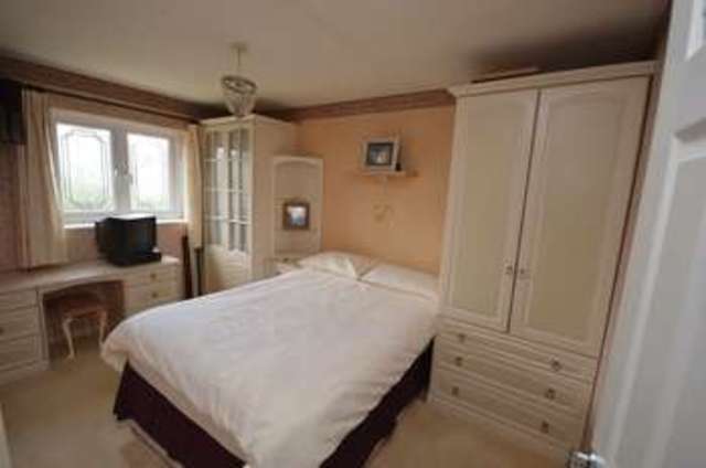  Image of 3 bedroom Terraced house for sale in Cemetery Road Houghton Regis Dunstable LU5 at Cemetery Road  Houghton Regis, LU5 5DF