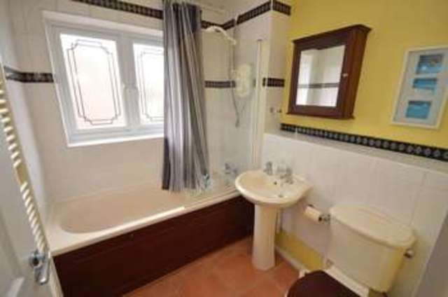  Image of 3 bedroom Terraced house for sale in Cemetery Road Houghton Regis Dunstable LU5 at Cemetery Road  Houghton Regis, LU5 5DF