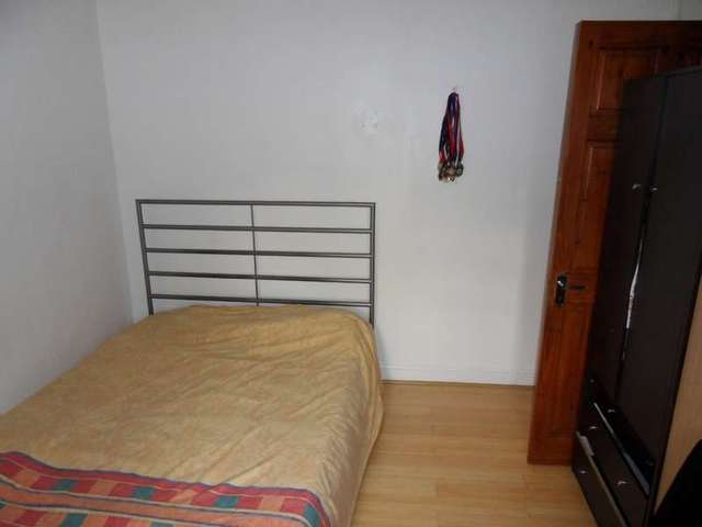  Image of 3 bedroom Flat to rent in Phoenix Road London NW1 at London, NW1 1EU