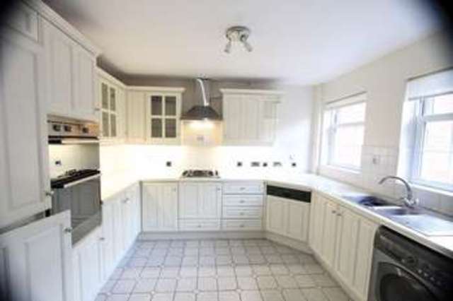  Image of 3 bedroom Mews to rent in Nicholas Court Nicholas Street Mews Chester CH1 at Nicholas Street Mews  Chester, CH1 2QS