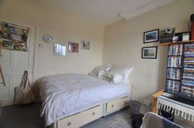  Image of 3 bedroom Flat to rent in Charnwood Street London E5 at Charnwood Street  London, E5 8SJ