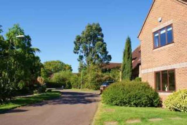  Image of 4 bedroom Detached house for sale in The Hawthorns Charvil Reading RG10 at The Hawthorns Charvil Reading, RG10 9TS
