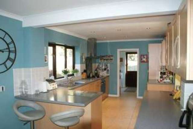  Image of 4 bedroom Detached house for sale in The Hawthorns Charvil Reading RG10 at The Hawthorns Charvil Reading, RG10 9TS