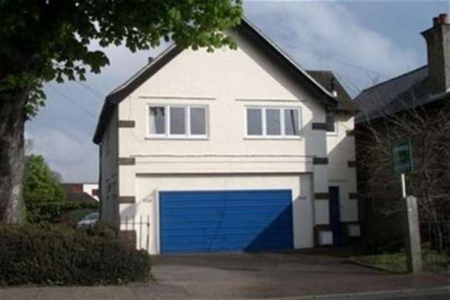  Image of 3 bedroom Flat to rent in Basin Road Chichester PO19 at Chichester, PO19 8PY
