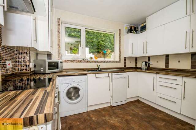  Image of 3 bedroom Detached house for sale in Chilsworthy Gunnislake PL18 at Chilsworthy Gunnislake, PL18 9PB