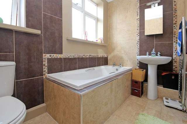  Image of 2 bedroom Flat for sale in Christchurch Road Boscombe Bournemouth BH7 at Christchurch Road Boscombe East Bournemouth, BH7 6BQ