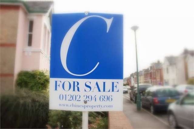 Image of 2 bedroom Apartment for sale in Christchurch Road Boscombe Bournemouth BH7 at Christchurch Road Bournemouth Pokesdown, BH7 6DQ