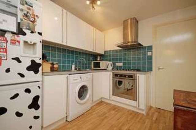  Image of 1 bedroom Flat for sale in New Exeter Street Chudleigh Newton Abbot TQ13 at 40a New Exeter Street  Chudleigh, TQ13 0DA