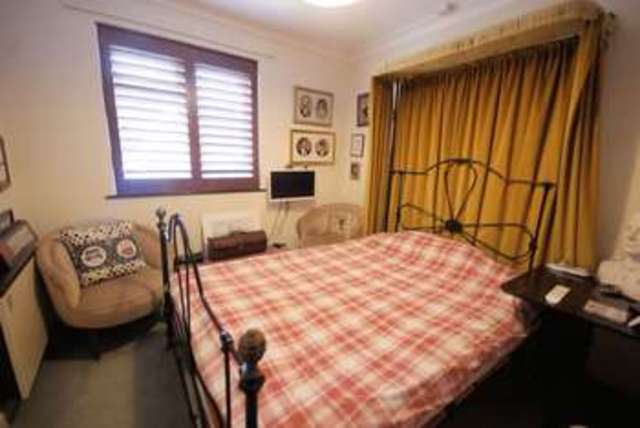  Image of 2 bedroom Flat for sale in Church Road Gosport PO12 at 21 Church Road, Alverstoke Gosport, PO12 2LX