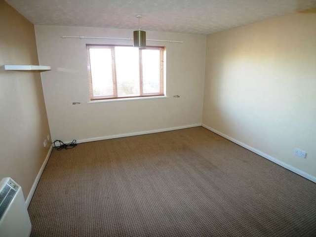  Image of 1 bedroom Flat for sale in Churchill Close Dartford DA1 at Churchill Close  Dartford, DA1 1QL