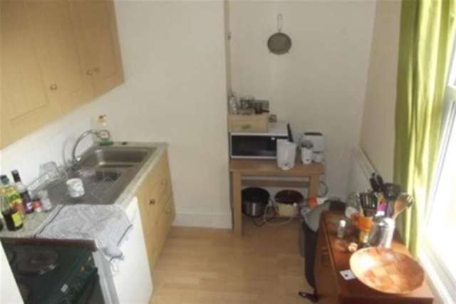  Image of 1 bedroom Flat to rent in Richmond Road Exeter EX4 at Exeter, EX4 4JF