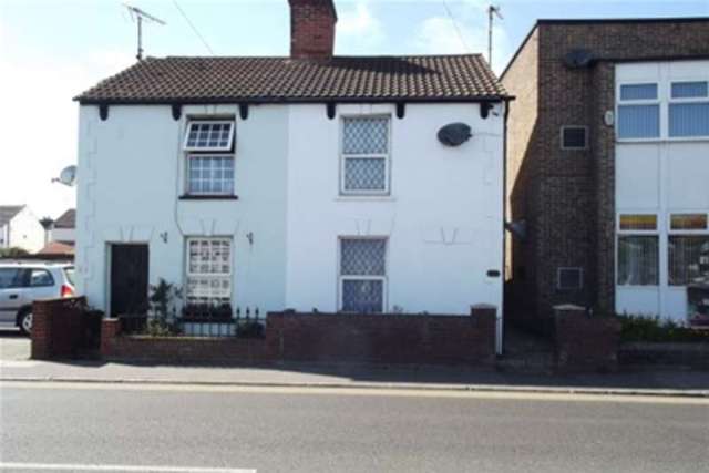  Image of 2 bedroom Detached house to rent in Old Road Clacton-on-Sea CO15 at Clacton-on-Sea, CO15 3LT