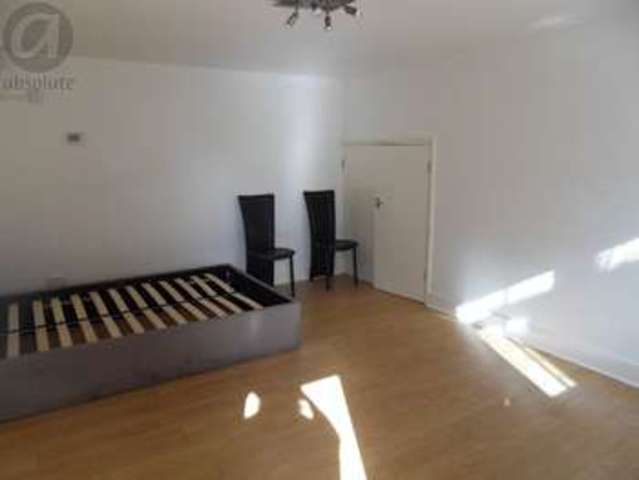  Image of Flat to rent in Clapham Road Bedford MK41 at Clapham Road  Bedford, MK41 7PP
