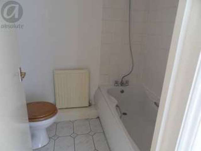 Image of Flat to rent in Clapham Road Bedford MK41 at Clapham Road  Bedford, MK41 7PP