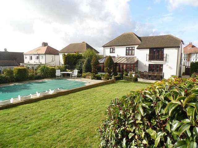  Image of 5 bedroom Detached house for sale in Clarence Road Benfleet SS7 at Clarence Road  Benfleet, SS7 1DD