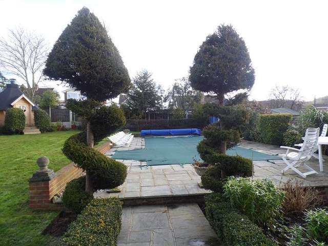 Image of 5 bedroom Detached house for sale in Clarence Road Benfleet SS7 at Clarence Road  Benfleet, SS7 1DD