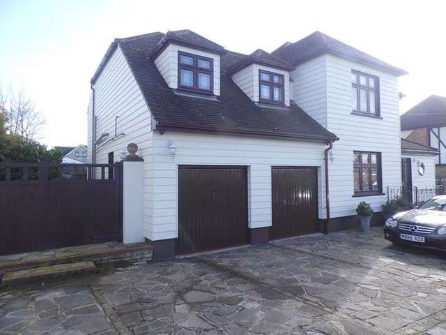  Image of 5 bedroom Detached house for sale in Clarence Road Benfleet SS7 at Clarence Road  Benfleet, SS7 1DD